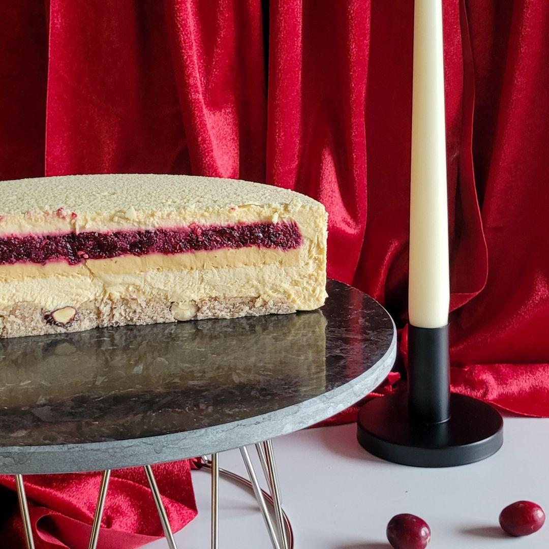 Tort musowy żurawina w karmelu